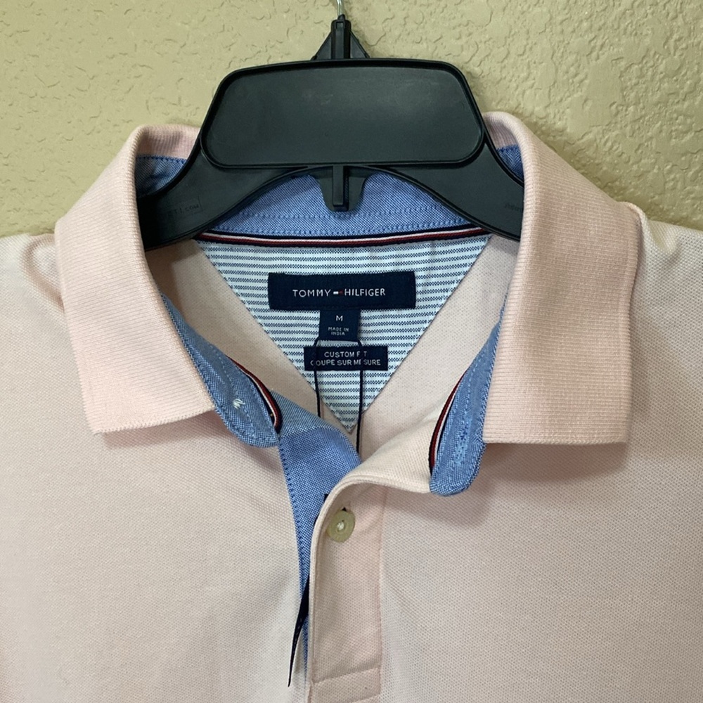 Men’s Tommy Hilfiger soft Pink Polo Shirt NWT size M Embroidered Logo - Picture 2 of 10